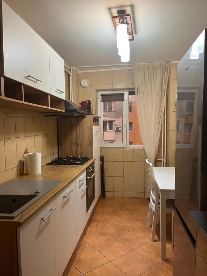 Modern Oasis With A Cozy Fireplace Your Stylish Apartment Minutes From Downtown Bucarest Extérieur photo