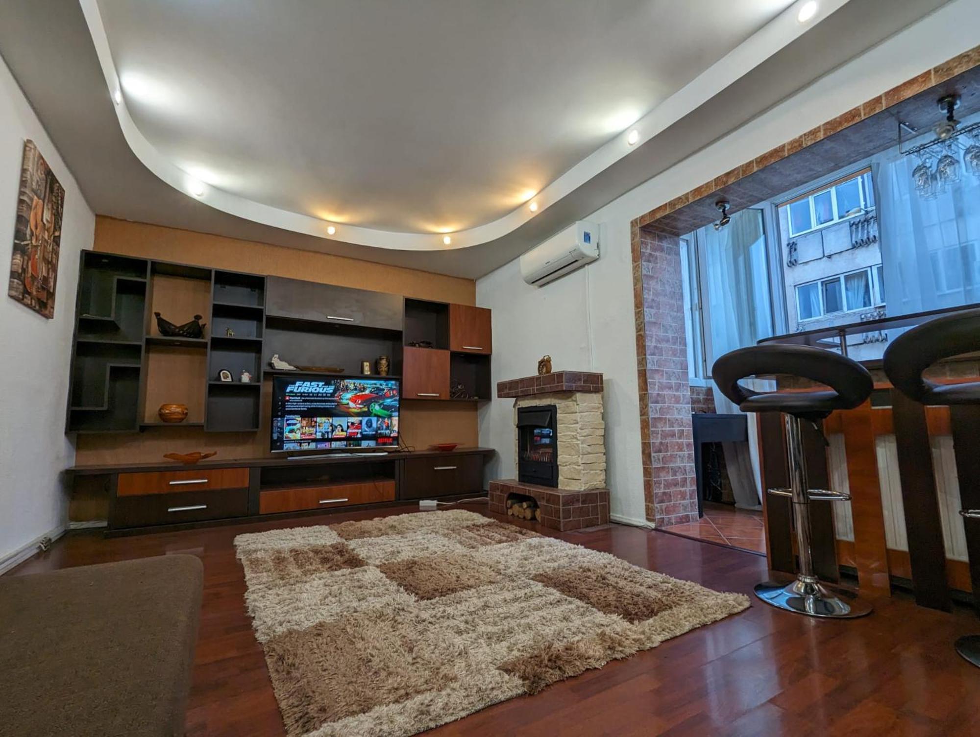 Modern Oasis With A Cozy Fireplace Your Stylish Apartment Minutes From Downtown Bucarest Extérieur photo