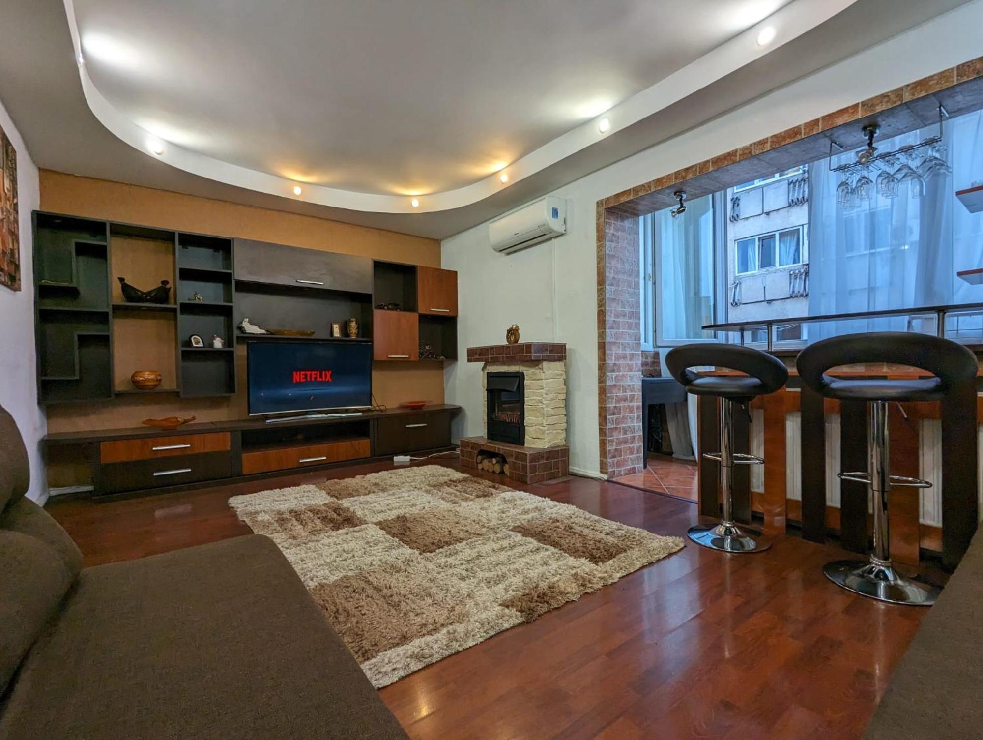 Modern Oasis With A Cozy Fireplace Your Stylish Apartment Minutes From Downtown Bucarest Extérieur photo