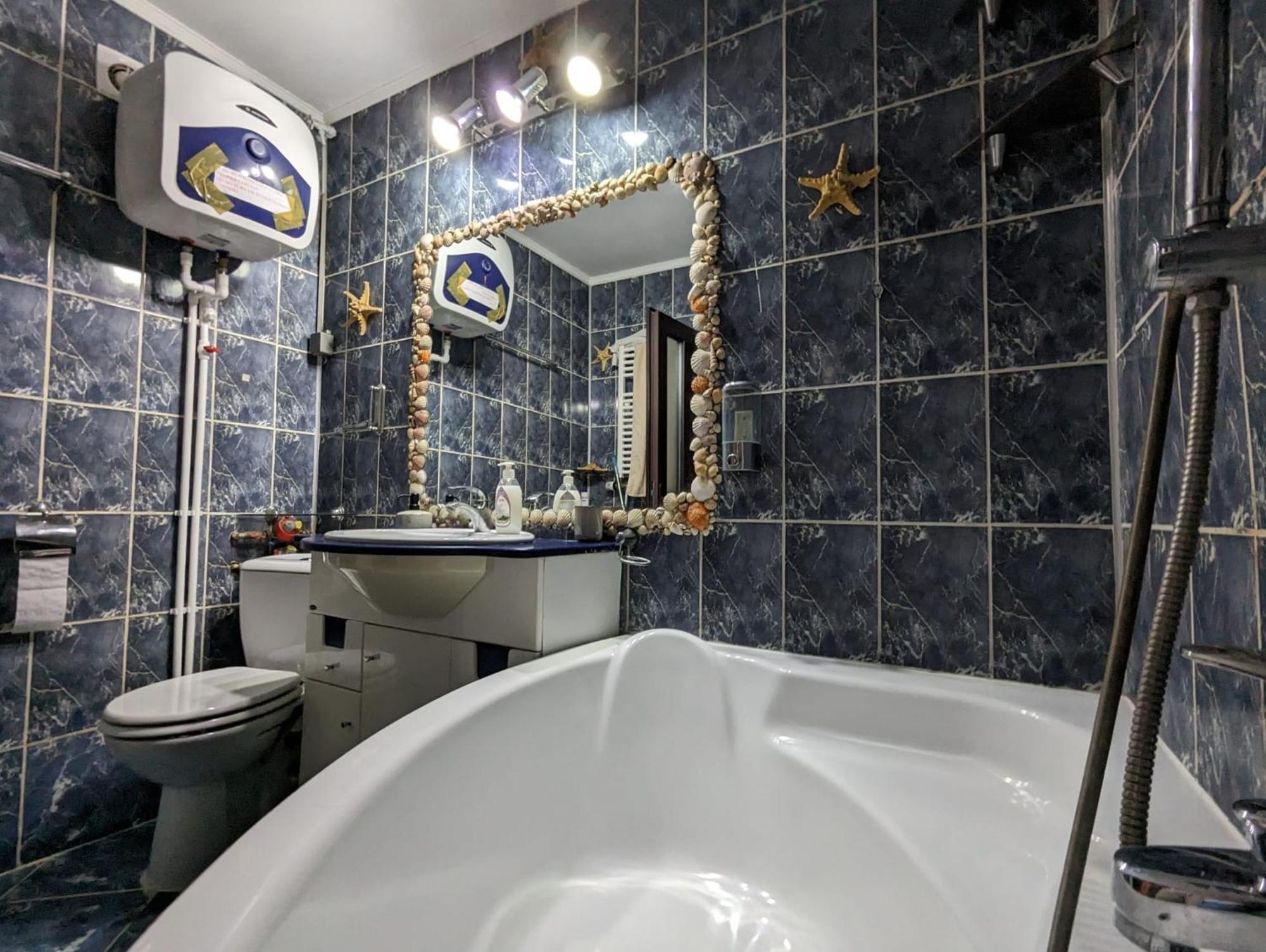 Modern Oasis With A Cozy Fireplace Your Stylish Apartment Minutes From Downtown Bucarest Extérieur photo